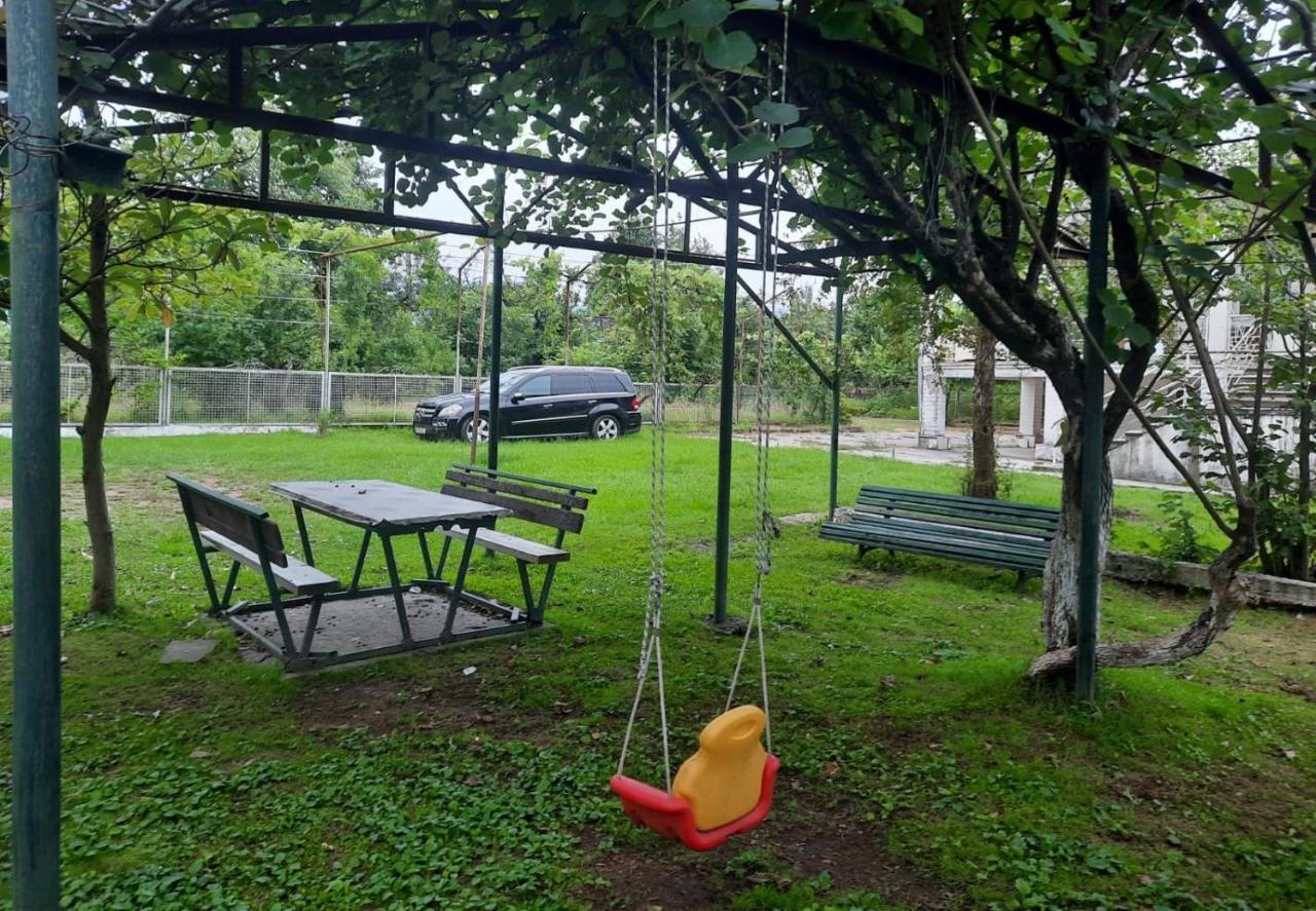 Kobuleti 4-Bedroom Apartment Luaran gambar